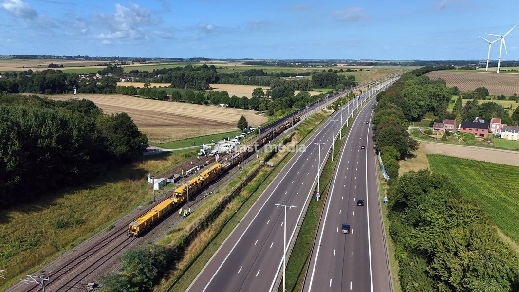 Aerial shot taken during a press visit to the Infrabel track renewal site on the Leuven-Liege high-speed line (LGV2), in Lincent, on Tuesday 05 August 2025. For sixteen days (from August 2 to 17), technical teams from Infrabel and its partners will work around the clock on the Hoegaarden-Pousset…