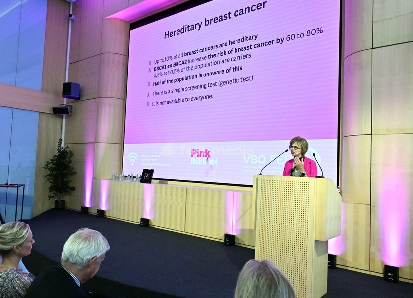 FOCUS COVERAGE, DISTRIBUTION REQUESTED TO BELGA Professor Marleen Finoulst pictured during a press conference of the 'Pink Ribbon' Breast Cancer awareness organization, Tuesday 23 September 2025 in Brussels. Pink Ribbon urges for every person with breast cancer and all relatives to get the…