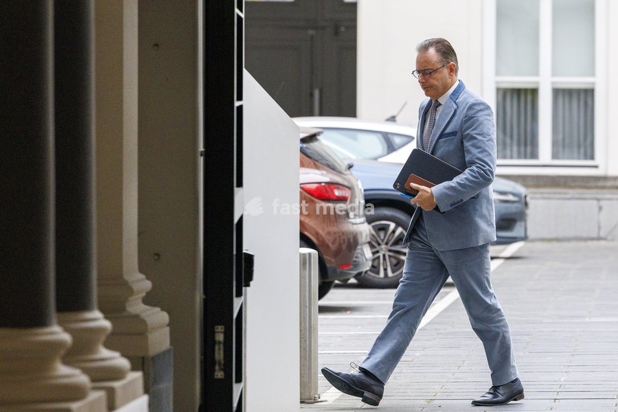 Prime Minister Bart De Wever arrives for a 'Kern' meeting gathering selected Ministers of the Federal Government, Friday 10 October 2025 in Brussels