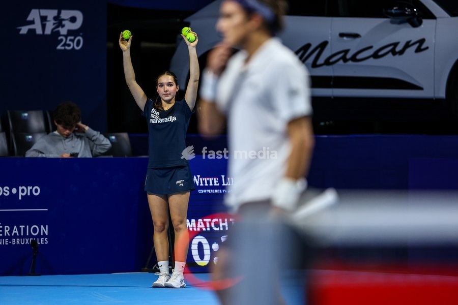 a ball girl pictured during the European Open ATP tennis tournament in Brussels, on Monday 13 October 2025. This year's edition of the tournament is taking place from 12 to 19 October 2025