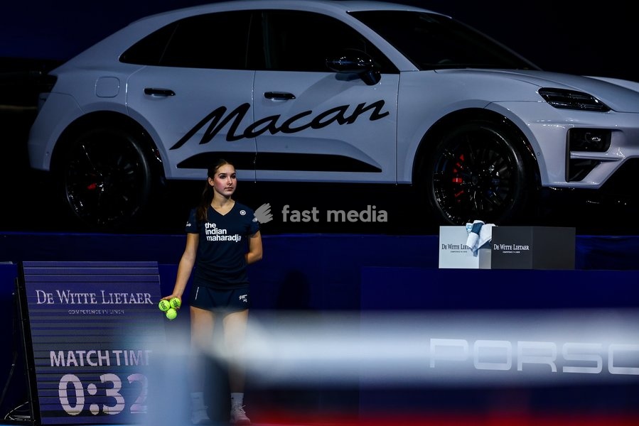 a ball girl pictured during the European Open ATP tennis tournament in Brussels, on Monday 13 October 2025. This year's edition of the tournament is taking place from 12 to 19 October 2025