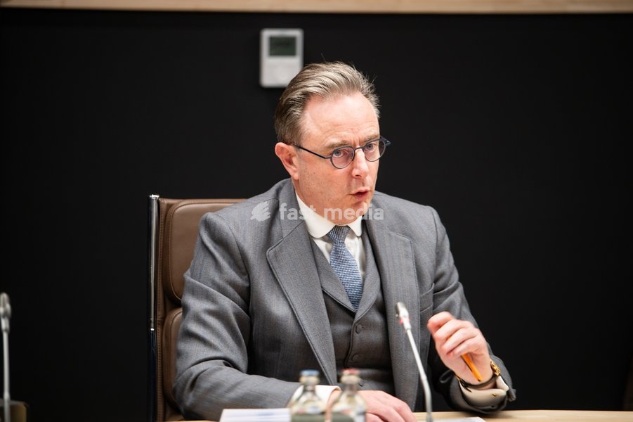Prime Minister Bart De Wever pictured at a press conference to announce an agreemnet on the budget after a long 'Kern' meeting gathering selected Ministers of the Federal Government, Monday 24 November 2025 in Brussels