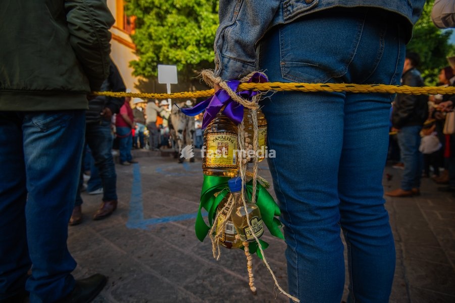 Residents of Queretaro participate in the traditional "paseo del Buey" (parade of the Ox) where they are paraded through the main streets to offer them as a sacrifice to the Virgin of Pueblito, a pre-Hispanic tradition with more than 291 years of history. on February 8, 2026 in Corregidora, Mexico