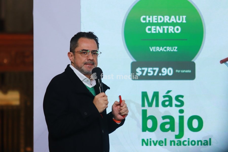 Iván Escalante, head of the Federal Consumer Protection Agency (PROFECO), speaks about the sections "Who's Who in Prices" during a news conference at National Palace. on February 9, 2026 in Mexico City, Mexico.(Photo Carlos Santiago/ Eyepix Group)