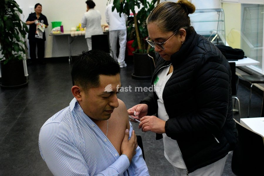 A man receives a dose of vaccine against measles as part of vaccination campaign agains the virus following the recent surge in cases in the country the Mexican Senate. February 10, 2026 in Mexico City, Mexico