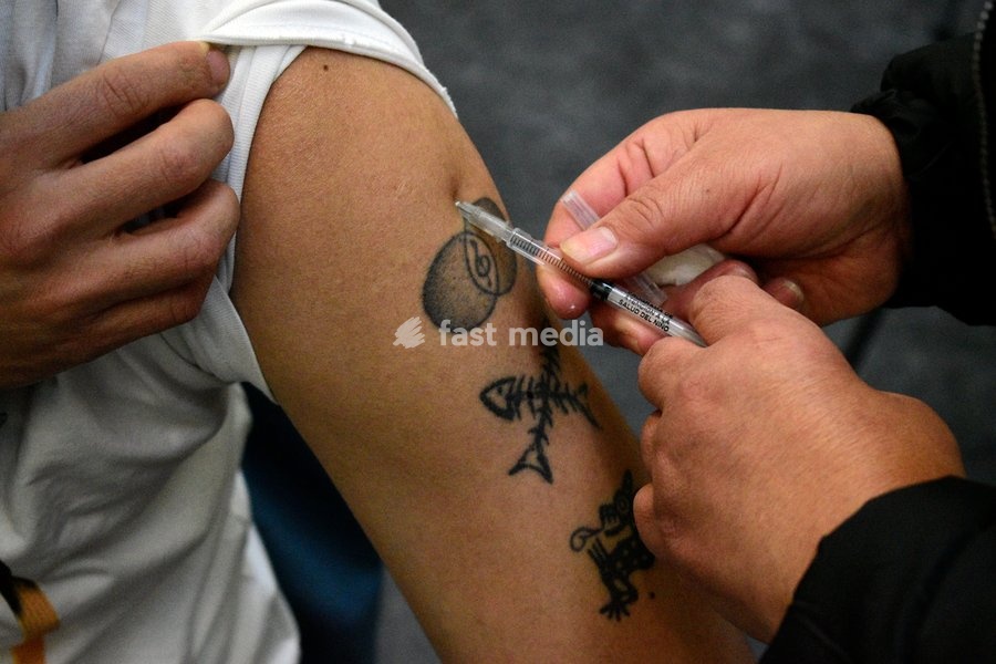 A man receives a dose of vaccine against measles as part of vaccination campaign agains the virus following the recent surge in cases in the country the Mexican Senate. February 10, 2026 in Mexico City, Mexico
