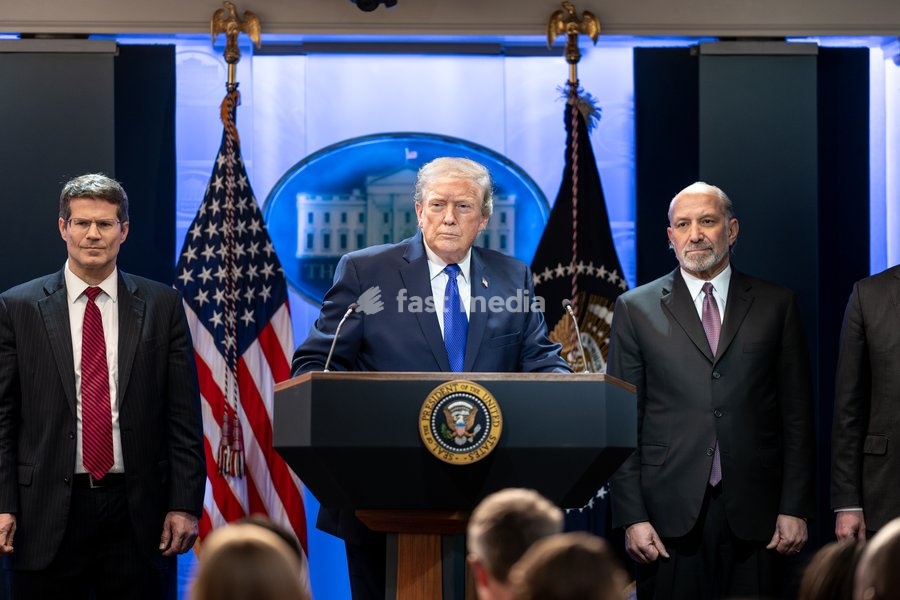 President Donald Trump delivers remarks on the Supreme Court ruling on tariffs in the James S. Brady Press Briefing Room of the White House, Friday, February, 20, 2026