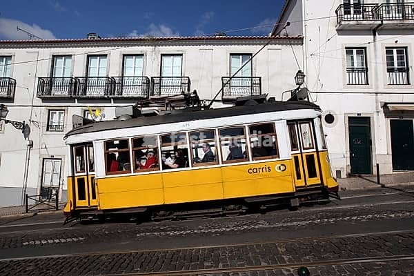 EUROPA, PORTUGAL, LISSABON, STADT, ALFAMA, TRAM, STRASSENBAHN