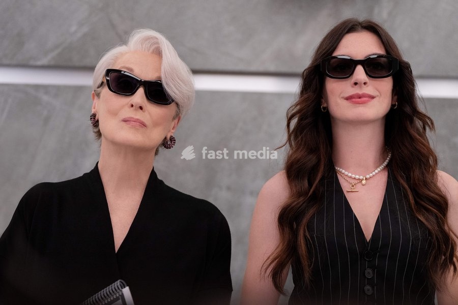 (L-R): Miranda Priestly (Meryl Streep) and Andie Sachs (Anne Hathaway) in THE DEVIL WEARS PRADA 2