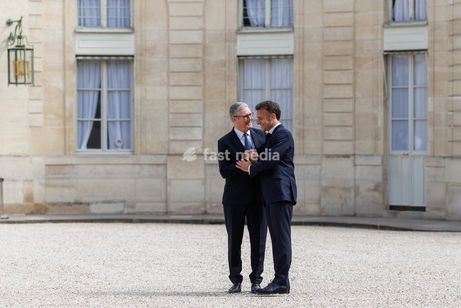 17/04/2026. Paris, France. Prime Minister Keir Starmer and French President, Emmanuel Macron co-host the Strait of Hormuz Summit at the Elysee Palace