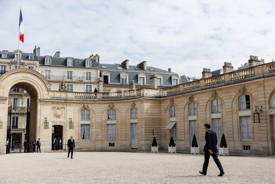 17/04/2026. Paris, France. Prime Minister Keir Starmer and French President, Emmanuel Macron co-host the Strait of Hormuz Summit at the Elysee Palace