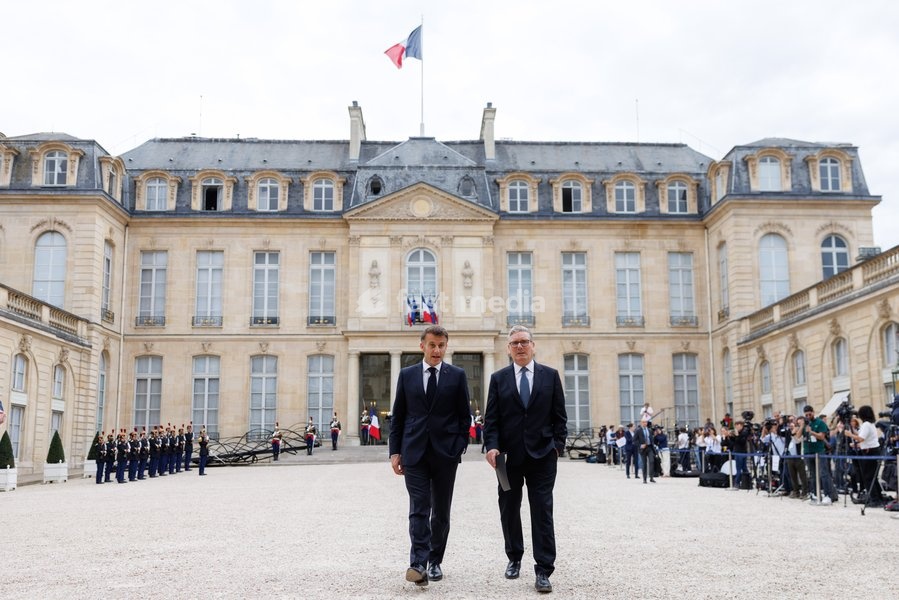17/04/2026. Paris, France. Prime Minister Keir Starmer and French President, Emmanuel Macron co-host the Strait of Hormuz Summit at the Elysee Palace
