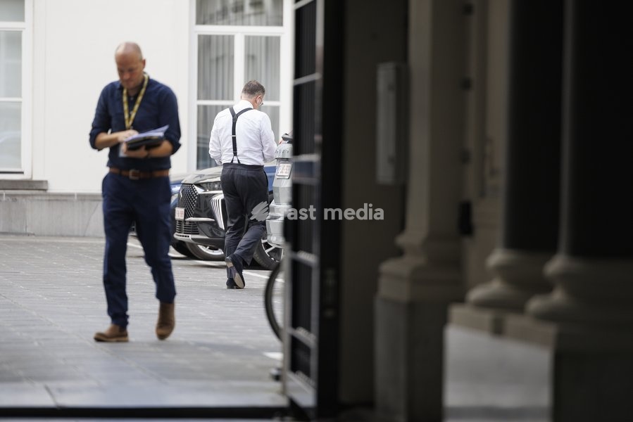 Prime Minister Bart De Wever (R) arrives for a 'Kern' meeting gathering selected Ministers of the Federal Government, Friday 29 May 2026 in Brussels