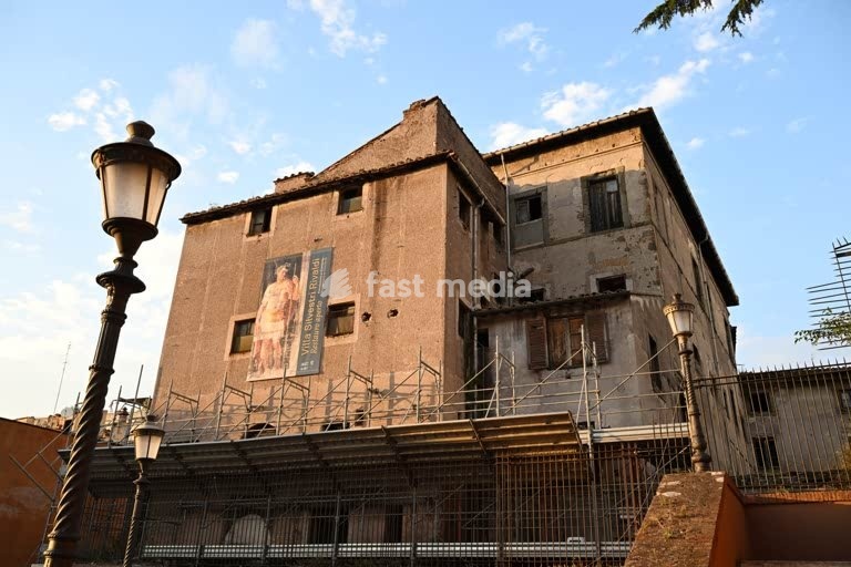 Palazzo Silvestri-Rivaldi (also known as Villa Silvestri Rivaldi), seen from Via dei Fori Imperiali. It is a 16th-century Renaissance palace in Rome located in the Monti district. - The original core of the palace dates back to the first half of the 16th century. It was commissioned by Eurialo…