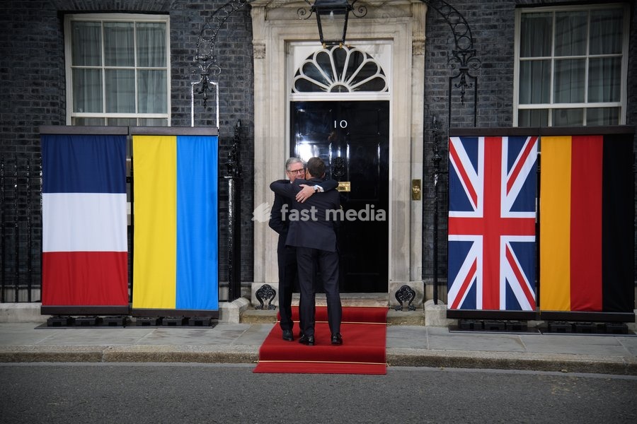 British Prime Minister Sir Keir Starmer and French President Emmanuel Macron pose for a photo in Downing Street, London, England, UK on Sunday 7 June, 2026