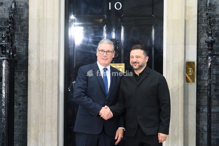 British Prime Minister Sir Keir Starmer poses for a photo with Ukrainian President Volodymyr Zelenskyy as he arrives for a quadliateral meeting in Downing Street, London, England, UK on Sunday 7 June, 2026