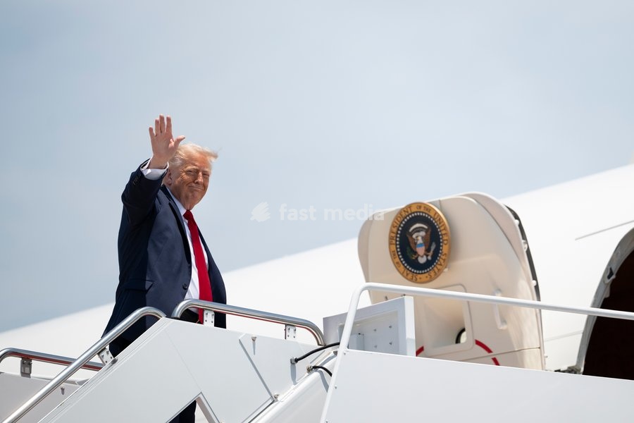 President Donald J. Trump boards Air Force One at Joint Base Andrews, Maryland on Friday, June 5, 2026, en route Chippewa Valley Regional Airport in Eau Claire, Wisconsin