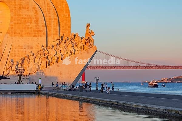 Monument to the Discoveries (Padrao dos Descobrimentos) at sunset, Belem, Lisbon, Portugal