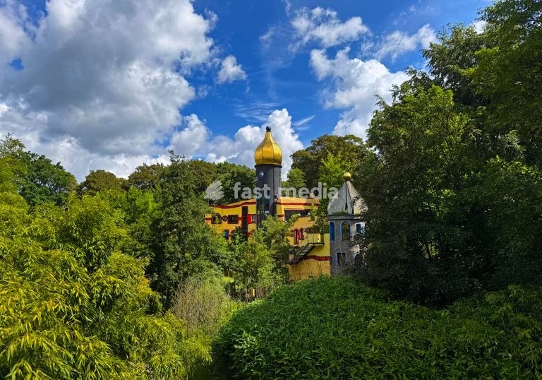 Essen, Ronald McDonald House, a family centre for relatives of seriously ill children being treated at Essen University Hospital. The building in Grugapark, also known as the Hundertwasser House, opened in 2003. It is the last design by the architect Friedensreich Hundertwasser. Essen, 10 June 2026