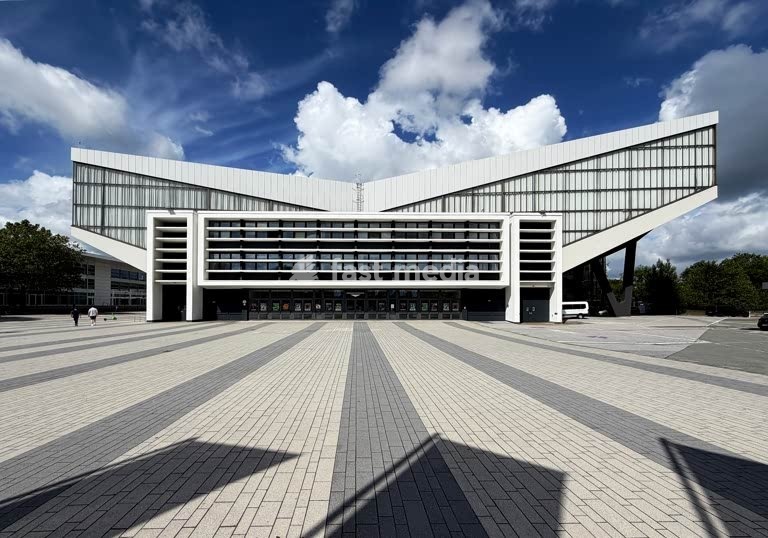 Essen, Grugahalle in Grugapark. The event hall was built in 1958 to designs by the architects Ernst Friedrich Brockmann and Gerd Lichtenhahn in the Modernist style. Essen (Rüttenscheid), 10 June 2026