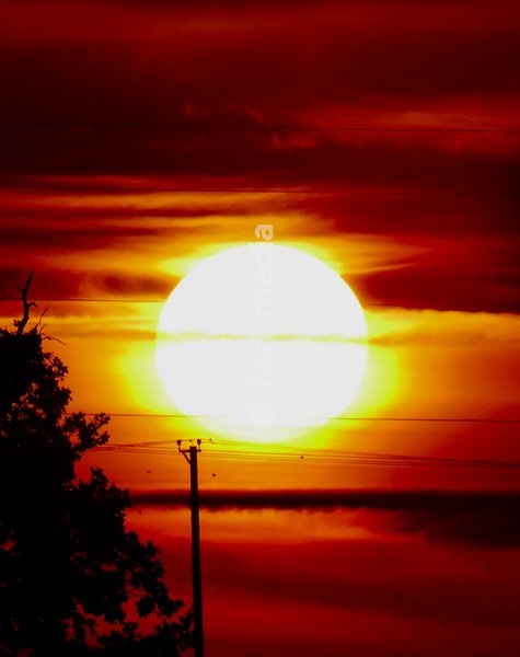 The days sun rises over the countryside on what is set to be the fourth heatwave of the year