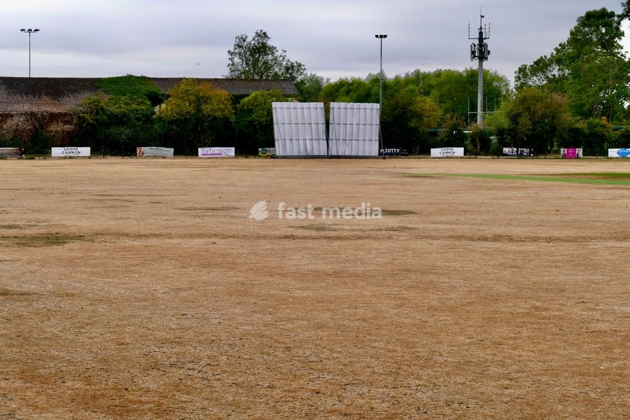Abingdon Vale cricket pitch completely parched after the drought