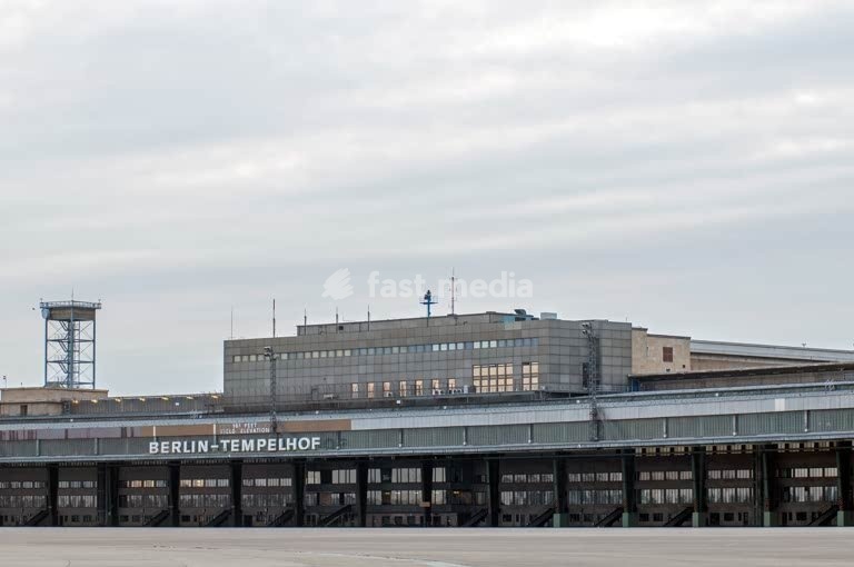 Berlin, Tempelhof Airport; a view across the apron towards the main building of the disused airport, with the departure hall in the foreground. Berlin (Tempelhof), 9 March 2012