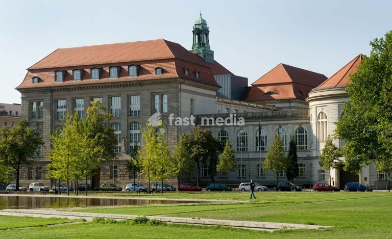 Berlin, Federal Ministry of Economics on Scharnhorststrasse. The building was originally part of the Kaiser Wilhelm Academy (a training centre for military doctors), built between 1905 and 1910 in the Neo-Baroque style to plans by the architectural firm Cremer & Wolffenstein. In the foreground is…