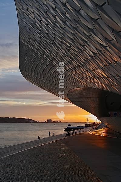 The MAAT tile structure surface in the light of the setting sun - Lisbon