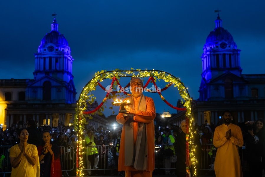 The first ever Ganga Aarti ceremony is performed on the River Thames at the Old Royal Naval College, Greenwich, London, UK, on 13 September 2026. The ancient Hindu fire ritual, traditionally performed on the banks of the sacred River Ganges in India, brings together priests, devotees and community…