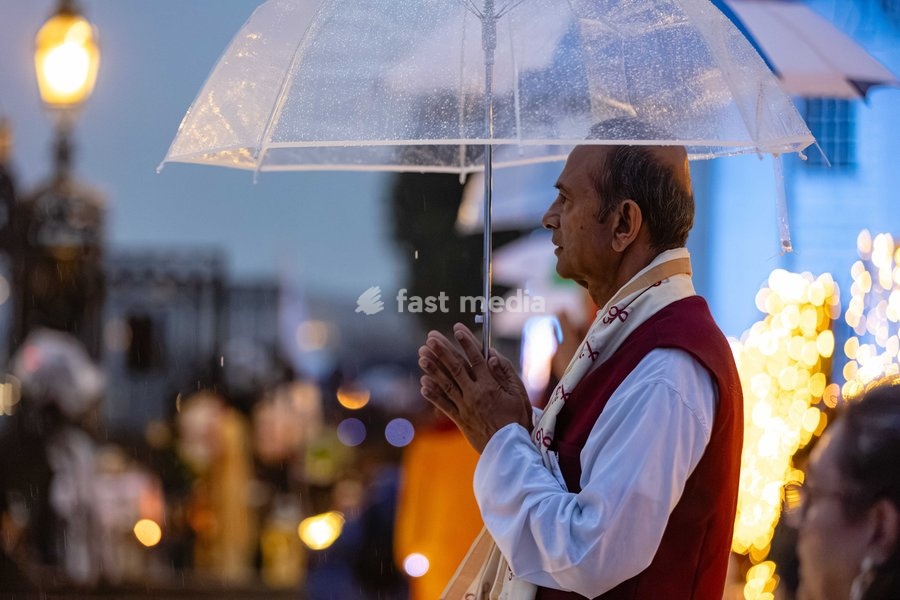 The first ever Ganga Aarti ceremony is performed on the River Thames at the Old Royal Naval College, Greenwich, London, UK, on 13 September 2026. The ancient Hindu fire ritual, traditionally performed on the banks of the sacred River Ganges in India, brings together priests, devotees and community…