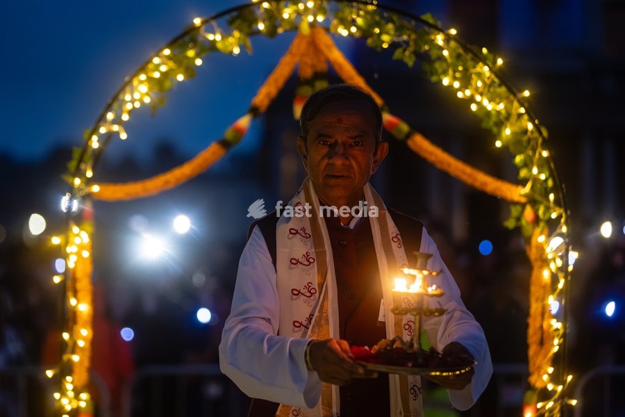 The first ever Ganga Aarti ceremony is performed on the River Thames at the Old Royal Naval College, Greenwich, London, UK, on 13 September 2026. The ancient Hindu fire ritual, traditionally performed on the banks of the sacred River Ganges in India, brings together priests, devotees and community…