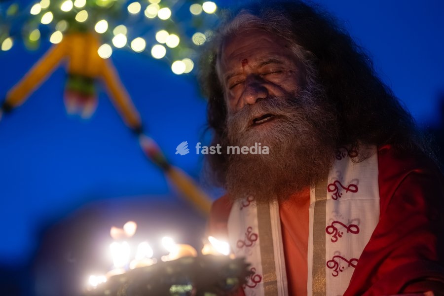 The first ever Ganga Aarti ceremony is performed on the River Thames at the Old Royal Naval College, Greenwich, London, UK, on 13 September 2026. The ancient Hindu fire ritual, traditionally performed on the banks of the sacred River Ganges in India, brings together priests, devotees and community…