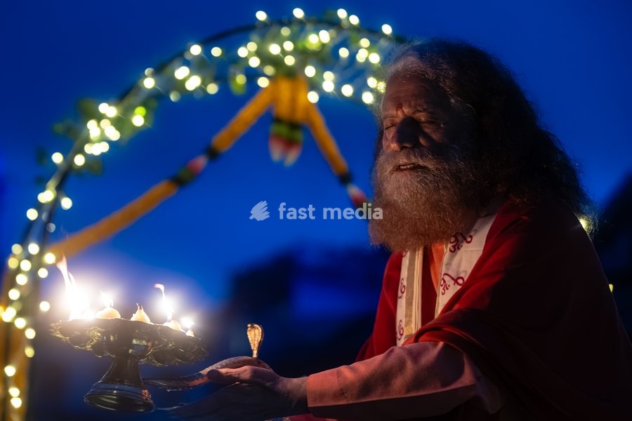 The first ever Ganga Aarti ceremony is performed on the River Thames at the Old Royal Naval College, Greenwich, London, UK, on 13 September 2026. The ancient Hindu fire ritual, traditionally performed on the banks of the sacred River Ganges in India, brings together priests, devotees and community…