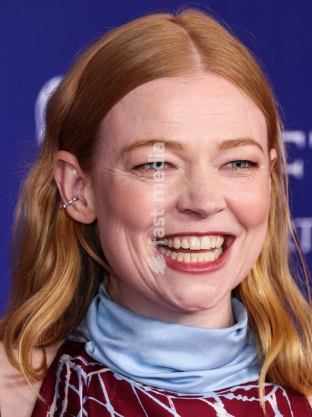BEVERLY HILLS, LOS ANGELES, CALIFORNIA, USA - SEPTEMBER 13: Sarah Snook wearing Altuzarra FW26 RTW arrives at the 2026 BAFTA (British Academy of Film and Television Arts) TV Tea Party presented by Delta Air Lines and Virgin Atlantic and sponsored by Maison Perrier held at The Maybourne Beverly…