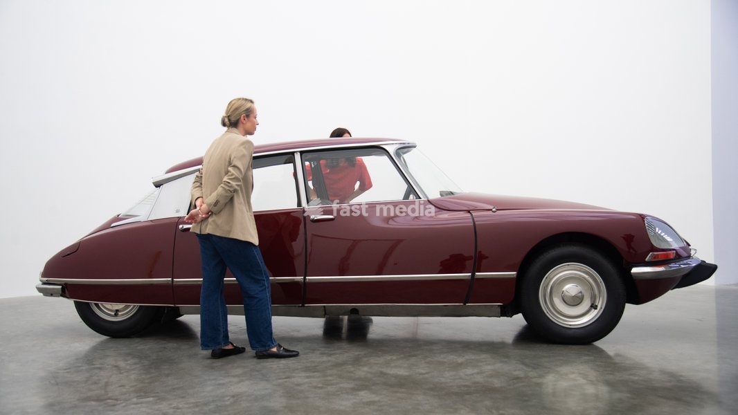 Staff members view 'La DS Cornaline' (2013) by Gabriel Orozco featuring a modified Citroën at a photocall for artist Gabriel Orozco's solo exhibition 'Chronotopic' at White Cube Bermondsey, London, England, UK on Monday 14 September, 2026