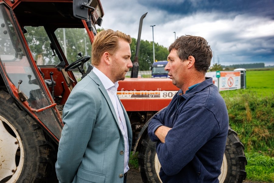 Elia's Simon November and farmer Francky Snaet pictured during a press visit as operator Elia started the first phase of work on the Ventilus project, Monday 14 September 2026 in Zuienkerke. Ventilus is the new high-voltage power line of Elia in West Flanders, to transport the electricity generated…