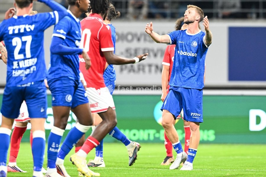 Gent's Siebe Van der Heyden looks dejected during a soccer match between KAA Gent and Standard de Liege, Friday 18 September 2026 in Gent, on day 7 of the 2026-2027 'Jupiler Pro League' first division of the Belgian championship