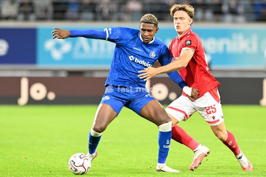 Gent's Josue Vergara and Standard's Ibe Hautekiet pictured in action during a soccer match between KAA Gent and Standard de Liege, Friday 18 September 2026 in Gent, on day 7 of the 2026-2027 'Jupiler Pro League' first division of the Belgian championship