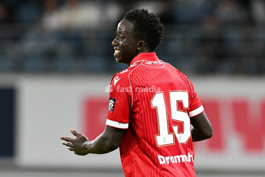 Standard's Salieu Drammeh looks dejected during a soccer match between KAA Gent and Standard de Liege, Friday 18 September 2026 in Gent, on day 7 of the 2026-2027 'Jupiler Pro League' first division of the Belgian championship