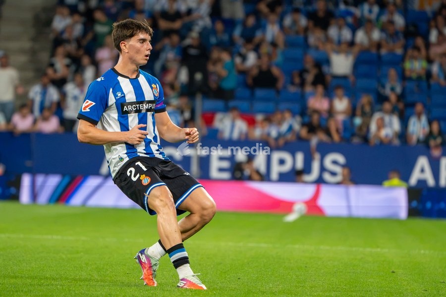 Hinojo of RCD Espanyol in action during the LaLiga EA Sports matchday 7 football match between RCD Espanyol and Elche CF at Stage Front Stadium on September 18, 2026 in Cornellà de Llobregat, Spain