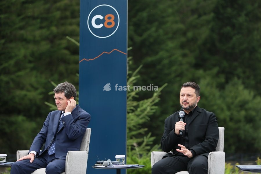 President of Romania Nicusor Dan and President of Ukraine Volodymyr Zelenskyy (left to right) attend a news conference during the Carpathian 8 Summit in Ivano-Frankivsk region, Ukraine, September 18, 2026. On this day, President of Ukraine Volodymyr Zelenskyy announced the launch of a new format -…