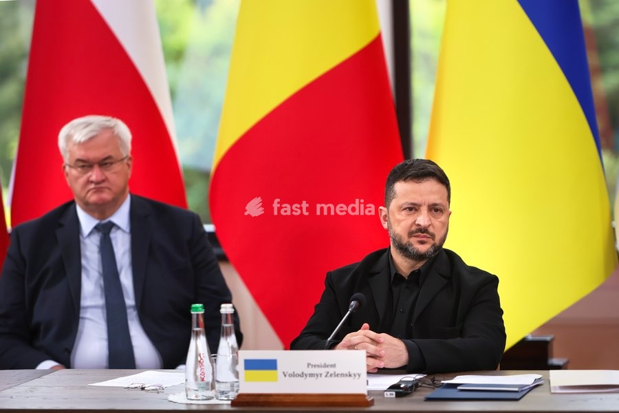 President of Ukraine Volodymyr Zelenskyy (right) and Minister of Foreign Affairs of Ukraine Andrii Sybiha participate in the first plenary session of the Carpathian 8 Summit in Ivano-Frankivsk region, Ukraine, September 18, 2026. On this day, President of Ukraine Volodymyr Zelenskyy announced the…