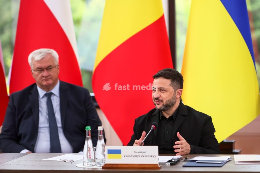 President of Ukraine Volodymyr Zelenskyy (right) and Minister of Foreign Affairs of Ukraine Andrii Sybiha participate in the first plenary session of the Carpathian 8 Summit in Ivano-Frankivsk region, Ukraine, September 18, 2026. On this day, President of Ukraine Volodymyr Zelenskyy announced the…