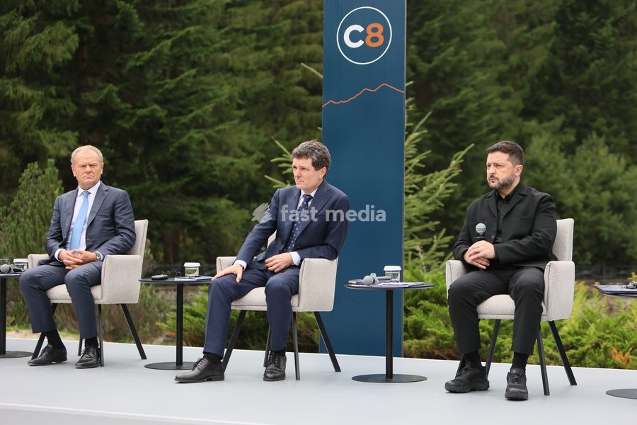 Prime Minister of Poland Donald Tusk, President of Romania Nicusor Dan and President of Ukraine Volodymyr Zelenskyy (left to right) attend a news conference during the Carpathian 8 Summit in Ivano-Frankivsk region, Ukraine, September 18, 2026. On this day, President of Ukraine Volodymyr Zelenskyy…