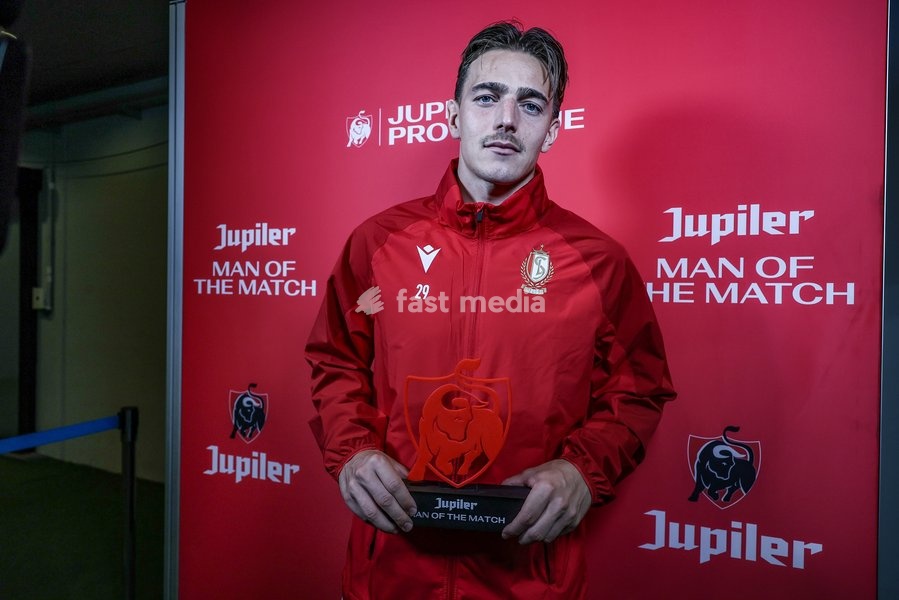 Standard's Casper Nielsen receives the Jupiler Man of the Match award at a soccer match between KAA Gent and Standard de Liege, Friday 18 September 2026 in Gent, on day 7 of the 2026-2027 'Jupiler Pro League' first division of the Belgian championship