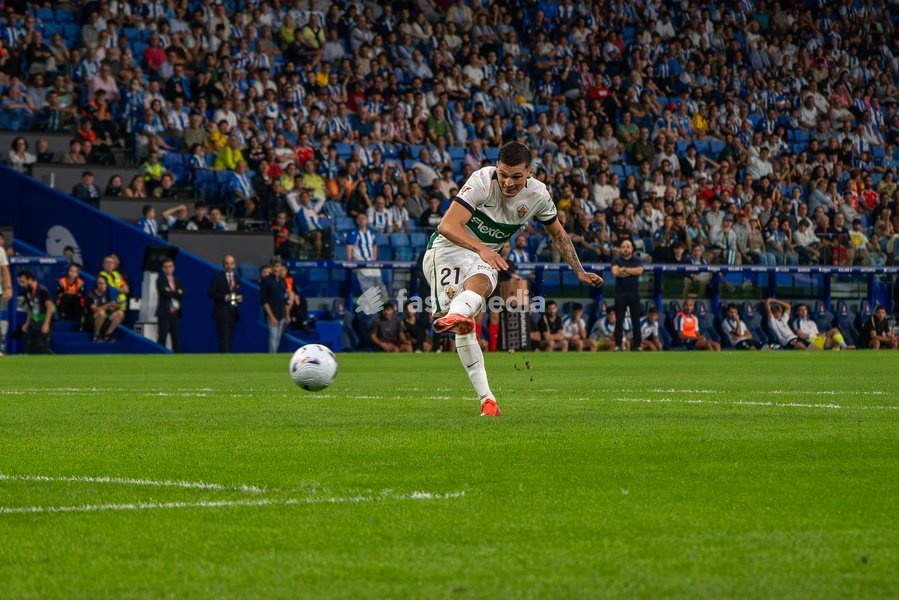 Cepeda of Elche CF during the LaLiga EA Sports matchday 7 fixture between RCD Espanyol and Elche CF at Stage Front Stadium on September 18, 2026, in Cornellà de Llobregat, Spain