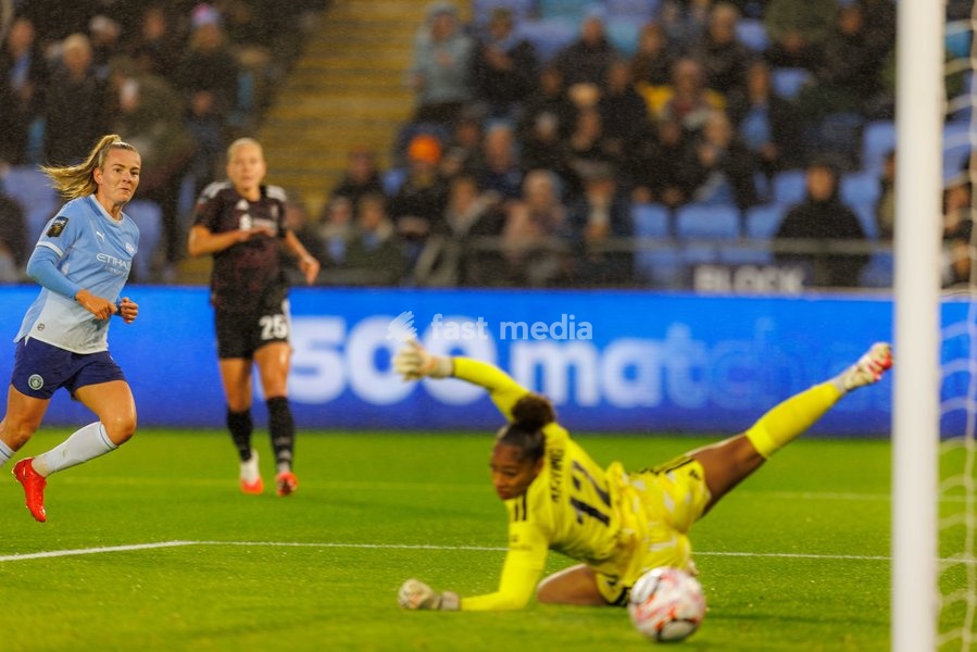 Lauren Hemp of Manchester City Women scores her first goal during the Women's Super League match between Manchester City Women and Liverpool FC Women at the Joie Stadium in Manchester, England on September 18, 2026