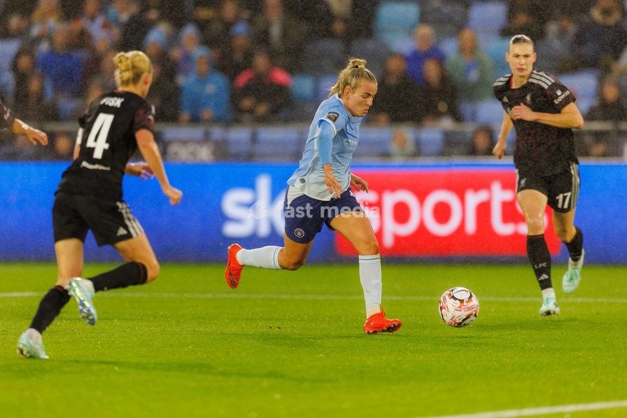 Lauren Hemp of Manchester City Women scores her first goal during the Women's Super League match between Manchester City Women and Liverpool FC Women at the Joie Stadium in Manchester, England on September 18, 2026