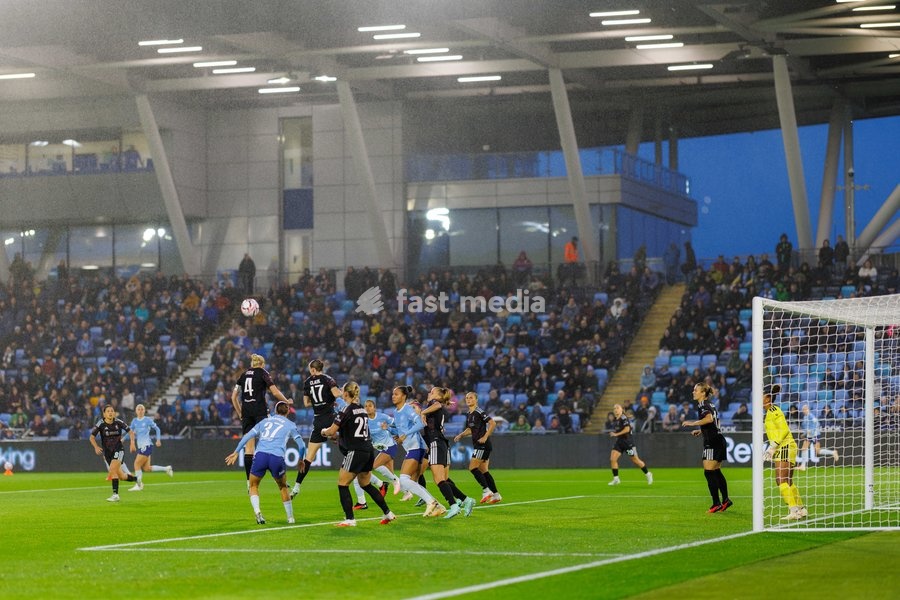 Players of Manchester City Women and Liverpool FC Women during the Women’s Super League match between Manchester City Women and Liverpool FC Women at the Joie Stadium in Manchester, England on September 18, 2026